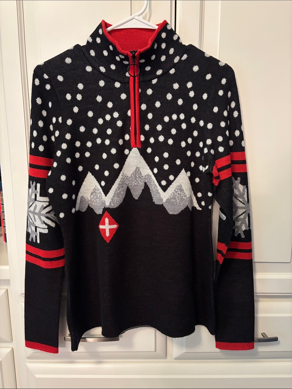 NWOT Icelandic Design Half-Zip Knit Ski Sweater - Black Alpine Mountain Motif. S